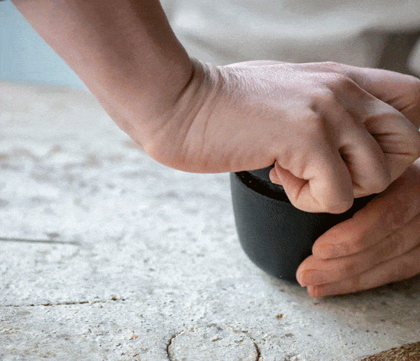 Mustard seed grinder & cast iron bowl 21 cm - Skeppshult