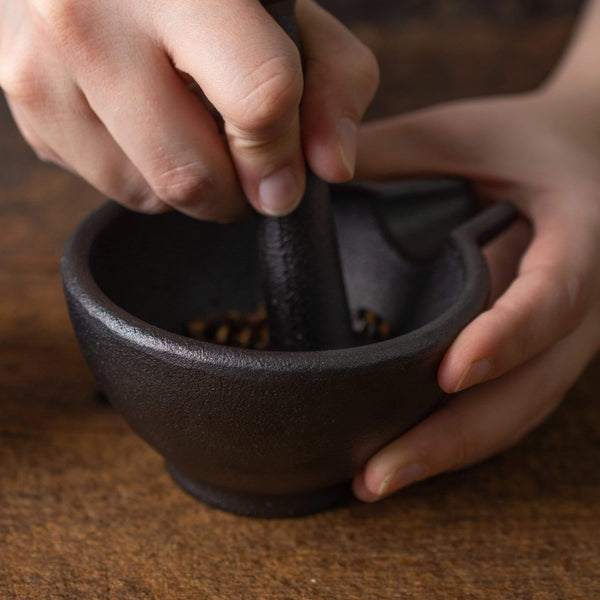 Mortar & pestle cast iron 4 mouth