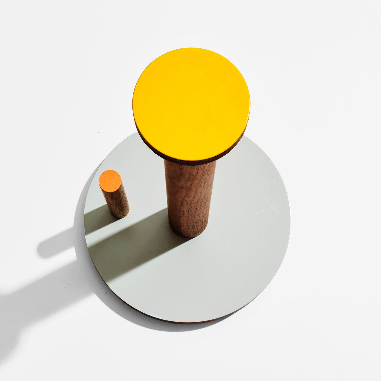 Ilan Ilan | The Paper Towel Keeper - Walnut/Grey