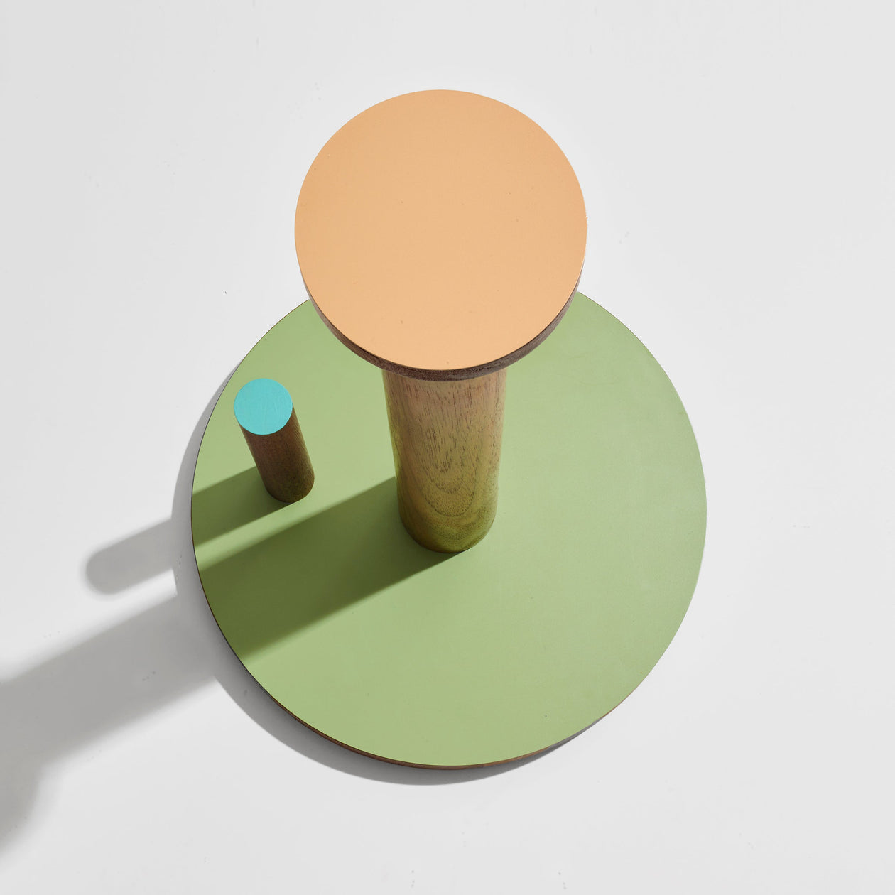 Ilan Ilan | The Paper Towel Keeper - Walnut/Green