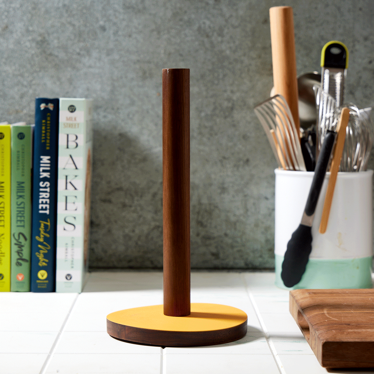 Ilan Ilan | The Paper Towel Keeper Paper Towel Holder ilan 