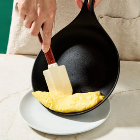 Iwachu Cast-Iron Omelet Pan