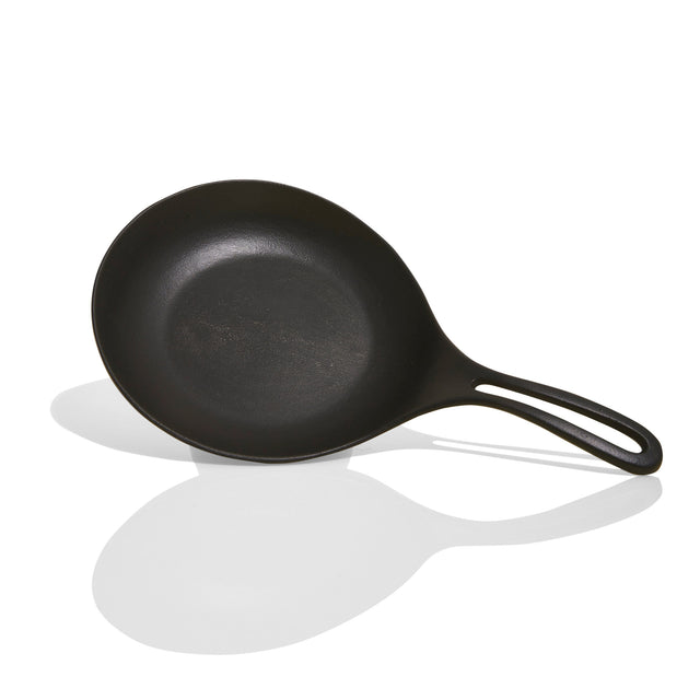 Iwachu Cast-Iron Omelet Pan