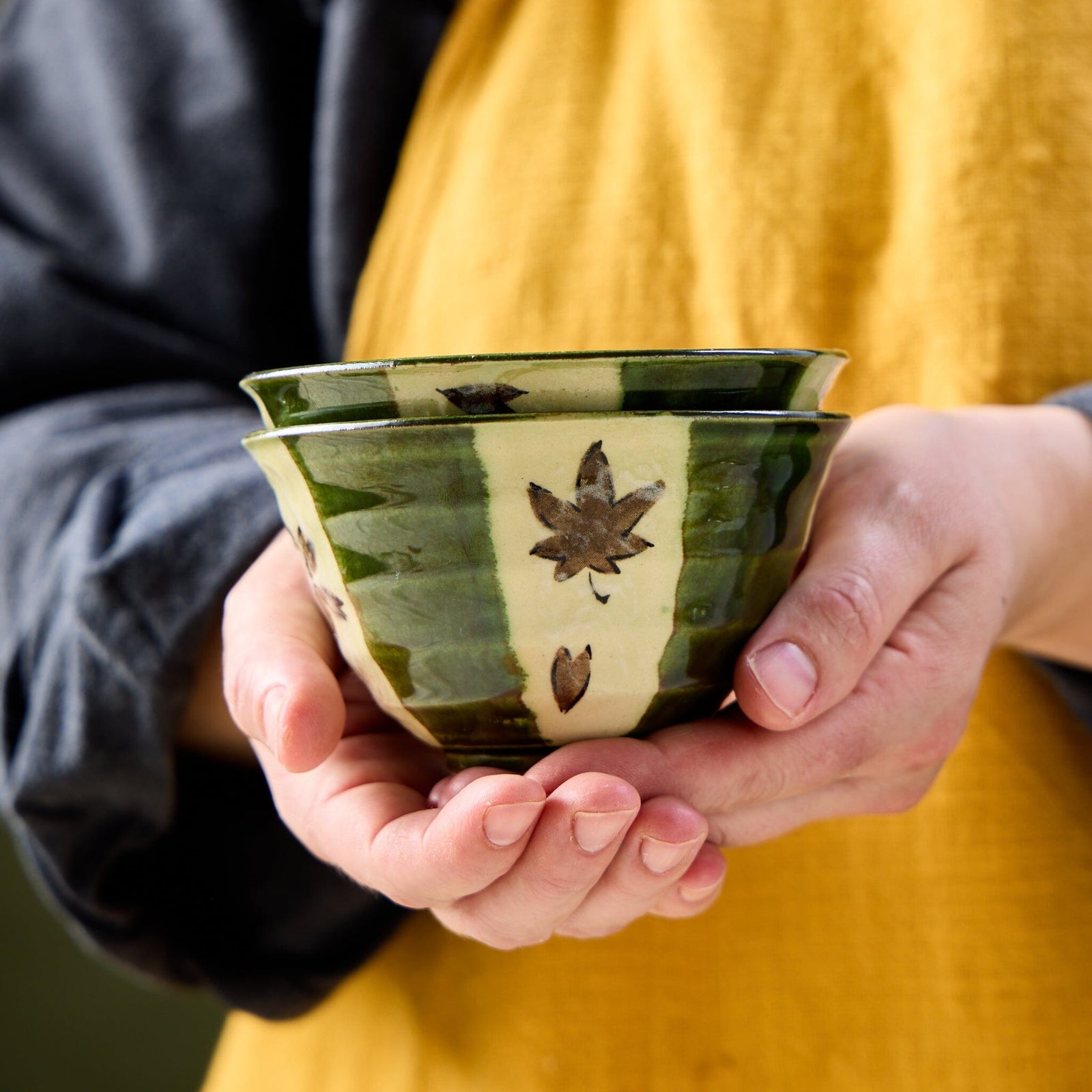 Kakumaka Green Leaf and Flower Bowl – Set of 2 Tabletop Jewel Japan 