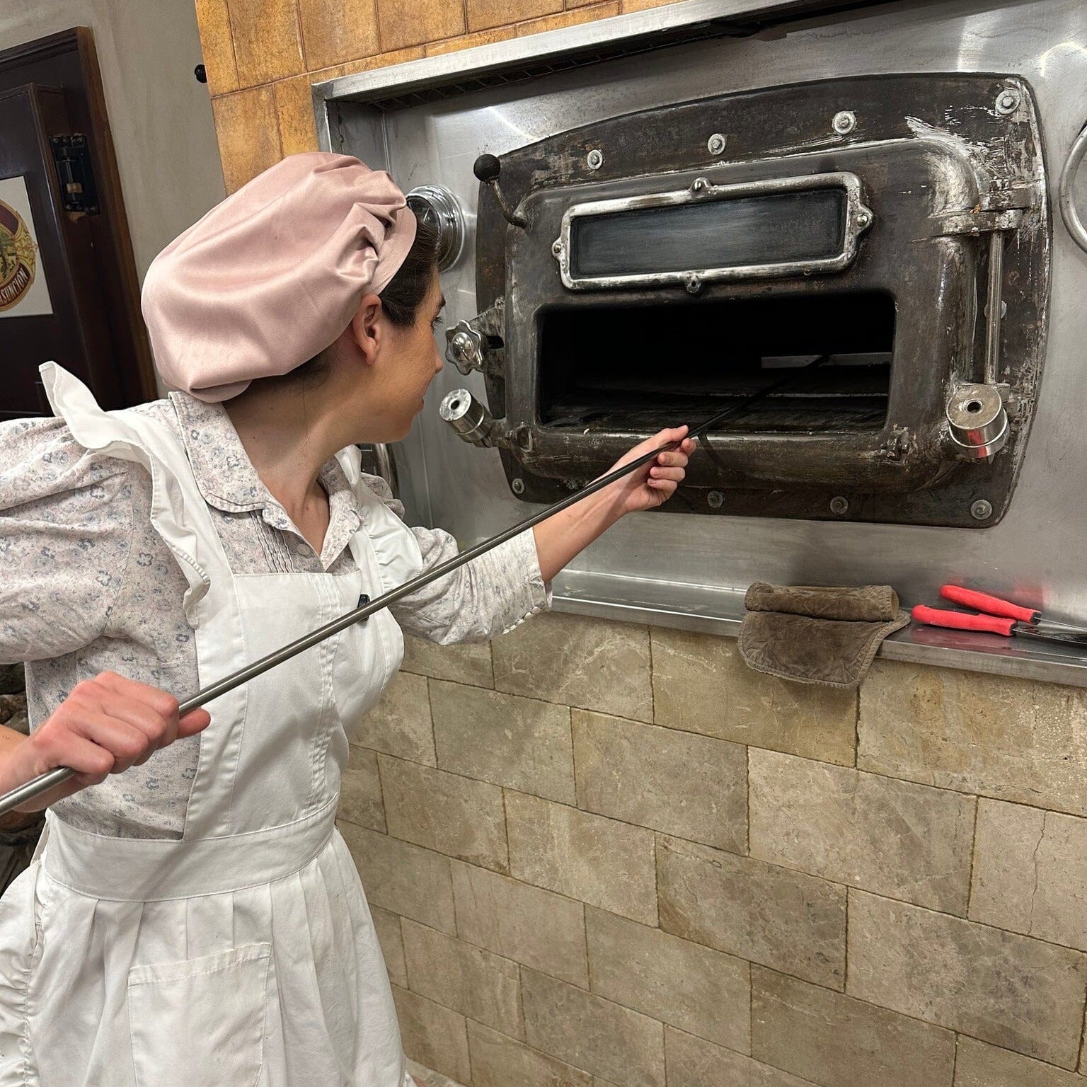 La Dulceria “HORSE” CAROUSEL WITH CINNAMON MINI WAFERS Pantry La Dulceria 