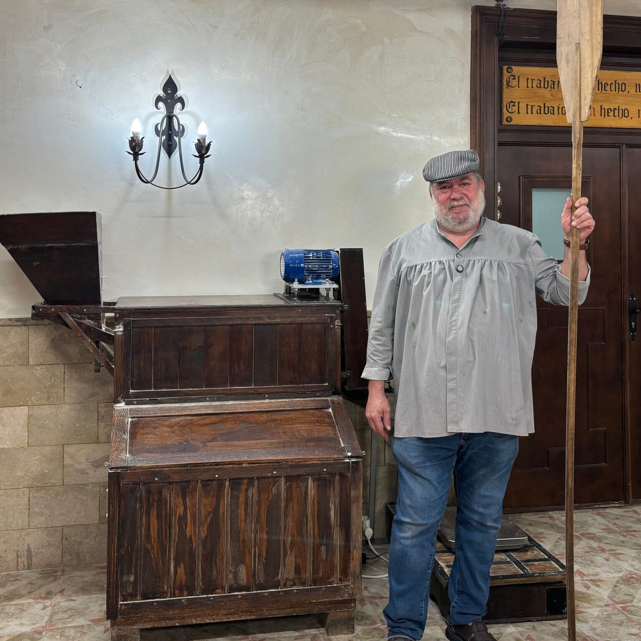 La Dulceria “HORSE” CAROUSEL WITH CINNAMON MINI WAFERS Pantry La Dulceria 