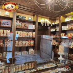 La Dulceria “HORSE” CAROUSEL WITH CINNAMON MINI WAFERS Pantry La Dulceria 