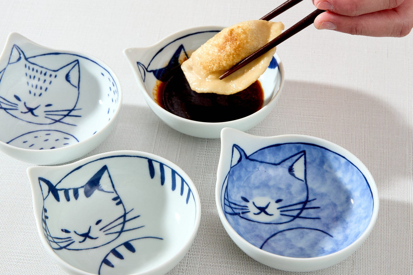 What’s the story behind the blue-and-white Japanese pottery?