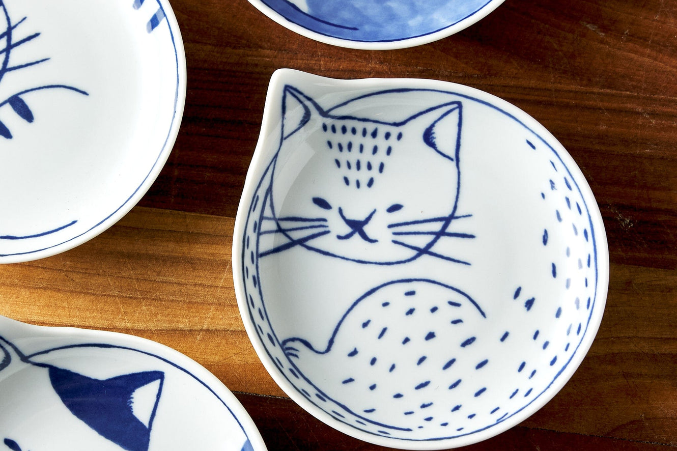What’s the story behind the blue-and-white Japanese pottery?