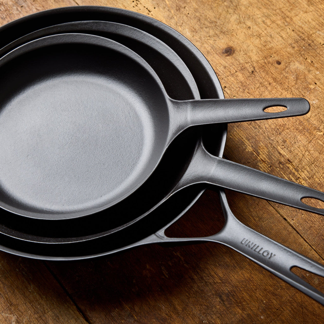 Unilloy Signature Lightweight Cast-Iron Skillet Equipment SSC 