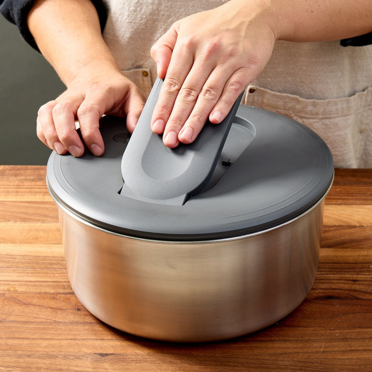 Zyliss Swift Dry Salad Spinner Equipment DK Household Brands 