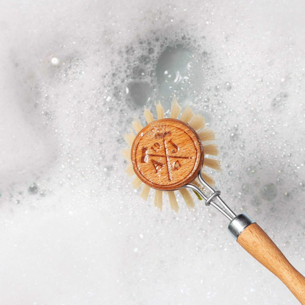 Andrée Jardin Handled Dish Brush Equipment Kiss That Frog 