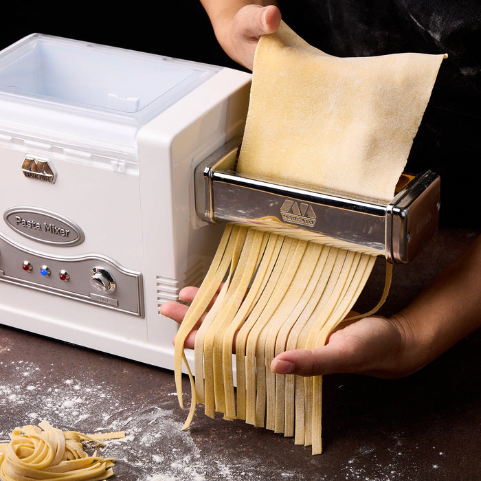 Marcato Atlas 150 Pasta Machine Set + Included Attachments, Pasta Maker,  Made in Italy, Pasta Roller for Lasagna, Fettuccine, Tagliolini, Ravioli