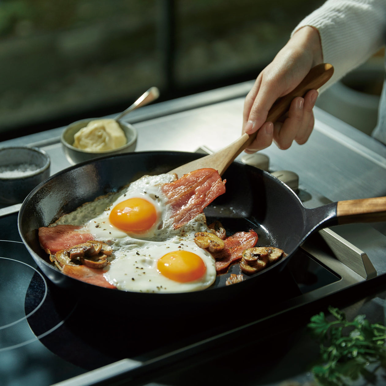 Vermicular Skillet and Lid Skillets & Frying Pans Vermicular 